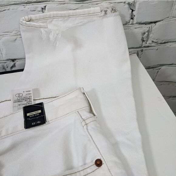 Abercrombie & Fitch white distressed high rise mom jeans NWT 33x16 short - Picture 1 of 6